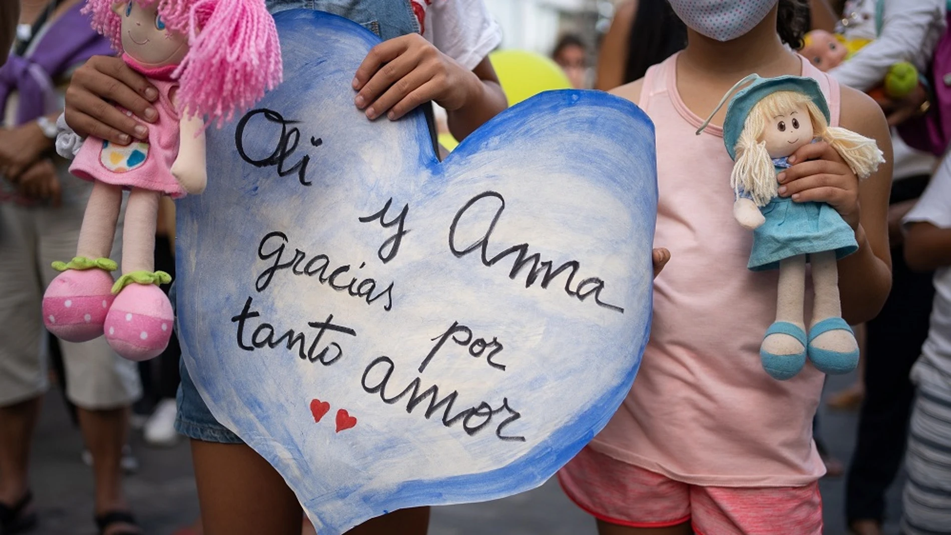Homenaje a Olivia y Anna, las niñas desaparecidas en Tenerife