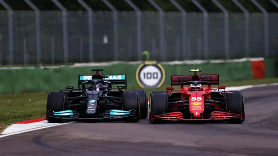 Lewis Hamilton y Carlos Sainz Lewis Hamilton y Carlos Sainz
