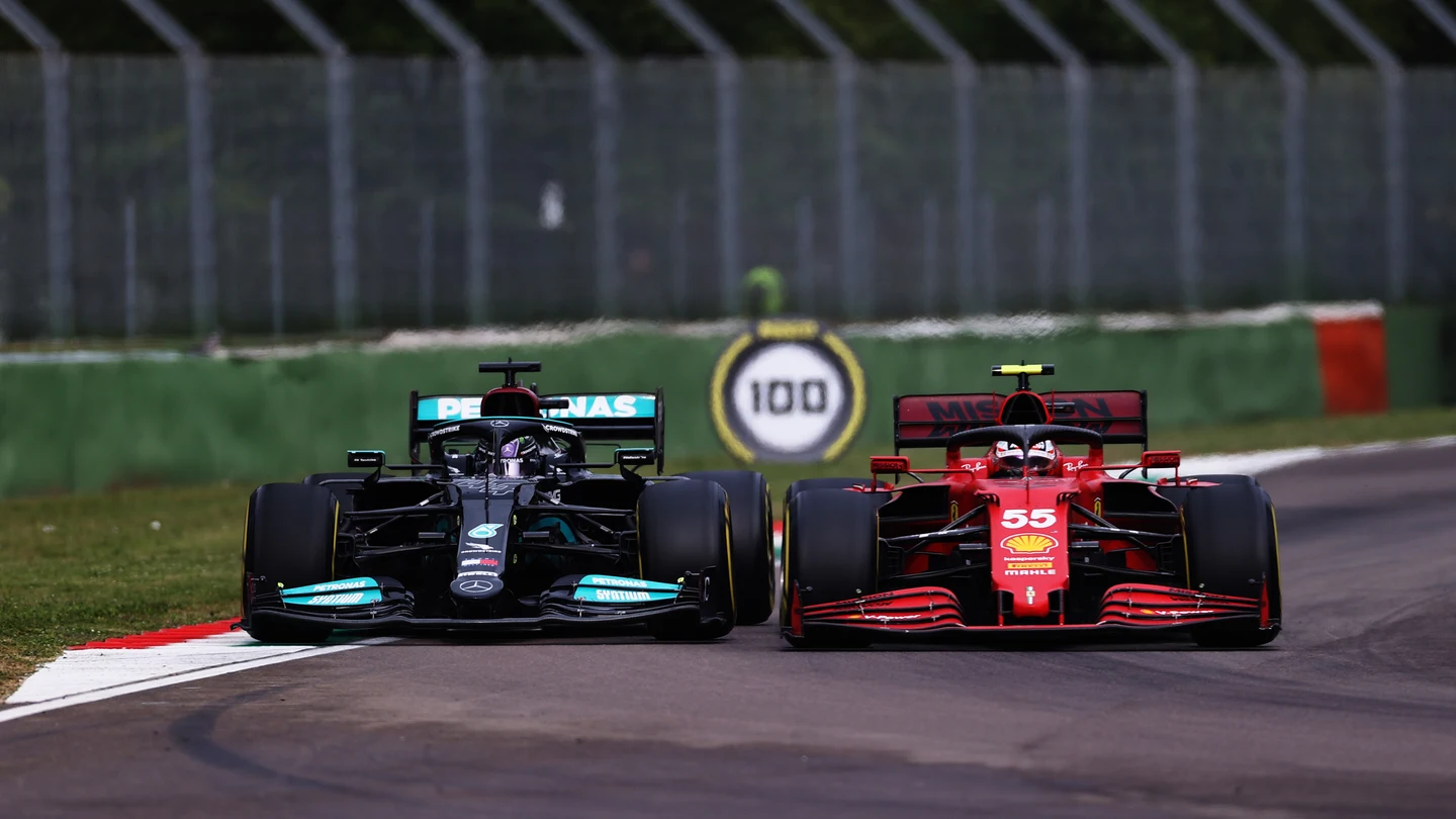 Lewis Hamilton y Carlos Sainz Lewis Hamilton y Carlos Sainz
