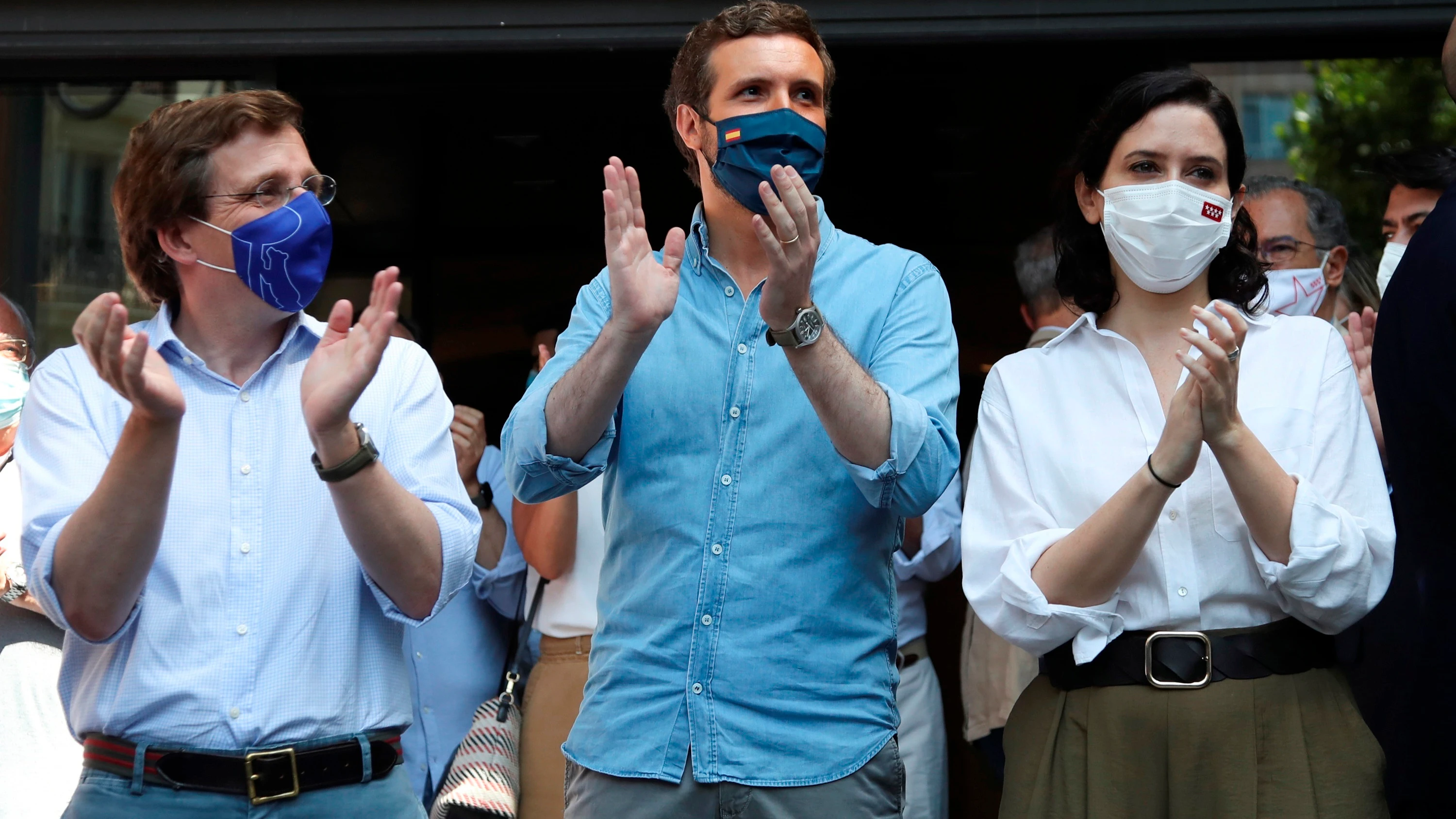 José Luis Martínez-Almeida, Pablo Casado e Isabel Díaz Ayuso, en la manifestación de Colón contra los indultos