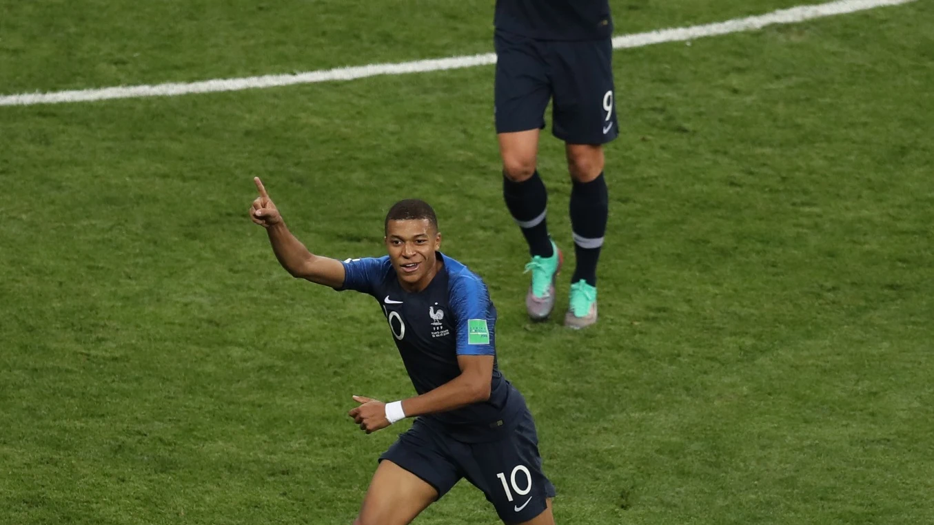  Kylian Mbappé y Olivier Giroud en el Mundial de Rusia 2018