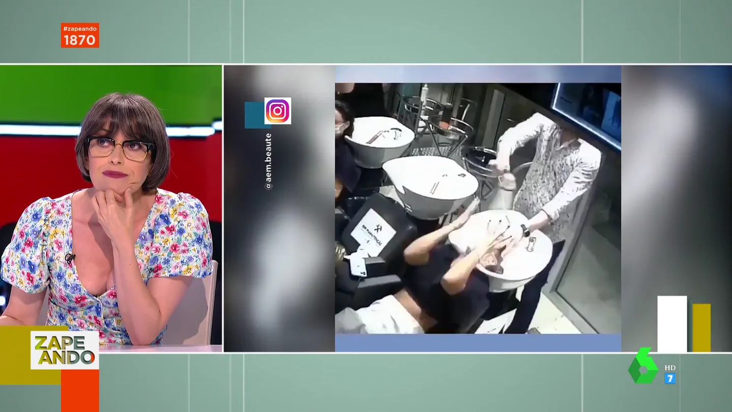 La cruel venganza de un peluquero con una clienta que no paraba de moverse La cruel venganza de un peluquero con una clienta que no paraba de moverse