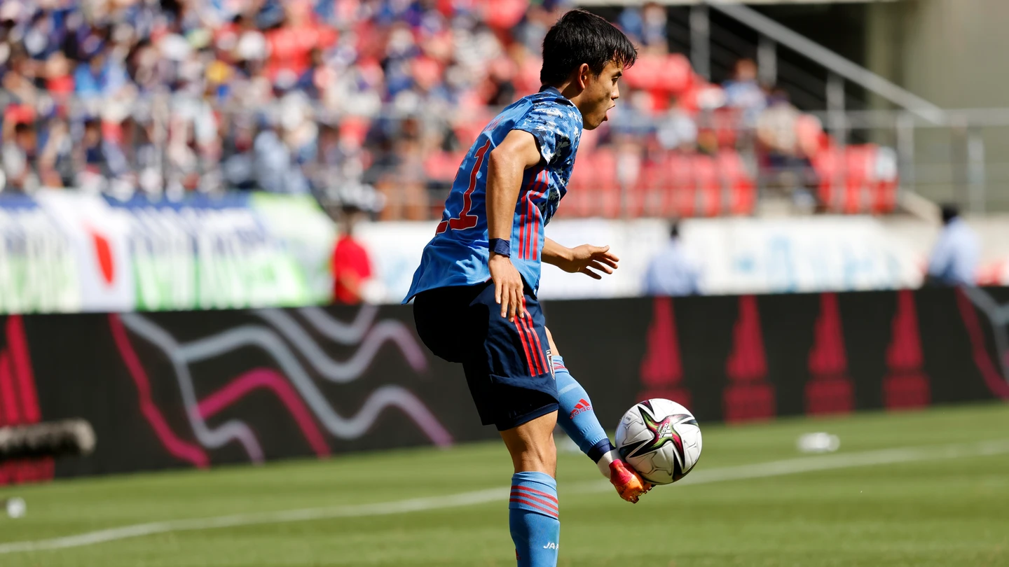Kubo controlando un balón en el encuentro amistoso entre Japón Sub-23 y Jamaica Kubo controlando un balón en el encuentro amistoso entre Japón Sub-23 y Jamaica