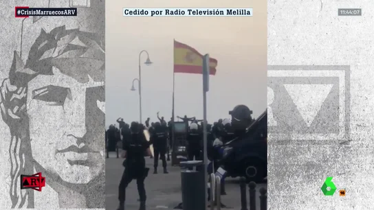 Heridos nueve guardias civiles al frenar la entrada 150 migrantes a Melilla Heridos nueve guardias civiles al frenar la entrada 150 migrantes a Melilla