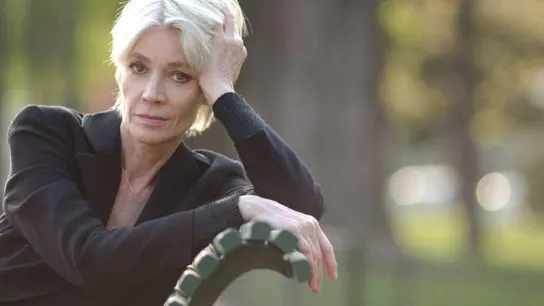 La cantante francesa Françoise Hardy, con cáncer terminal, pide la eutanasia: "Mis días son un infierno" La cantante francesa Françoise Hardy, con cáncer terminal, pide la eutanasia: "Mis días son un infierno"