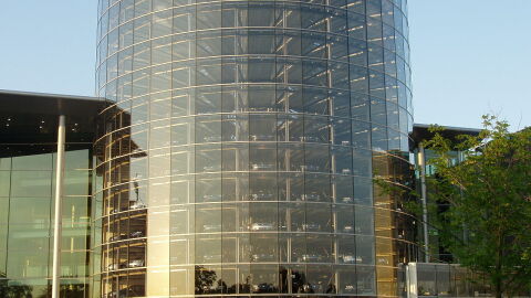 Fábrica transparente de Wolkswagen en Dresde