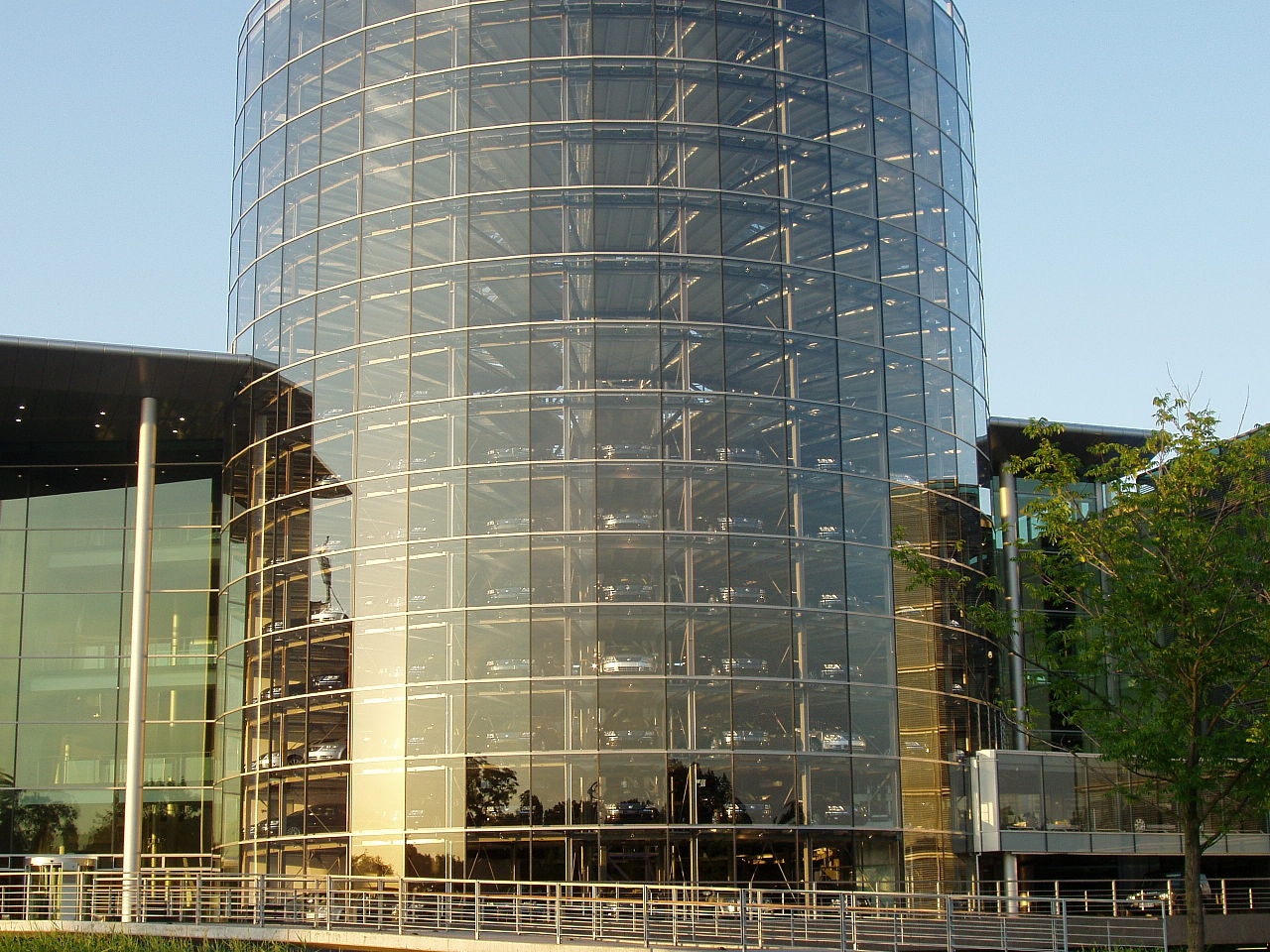 Fábrica transparente de Wolkswagen en Dresde