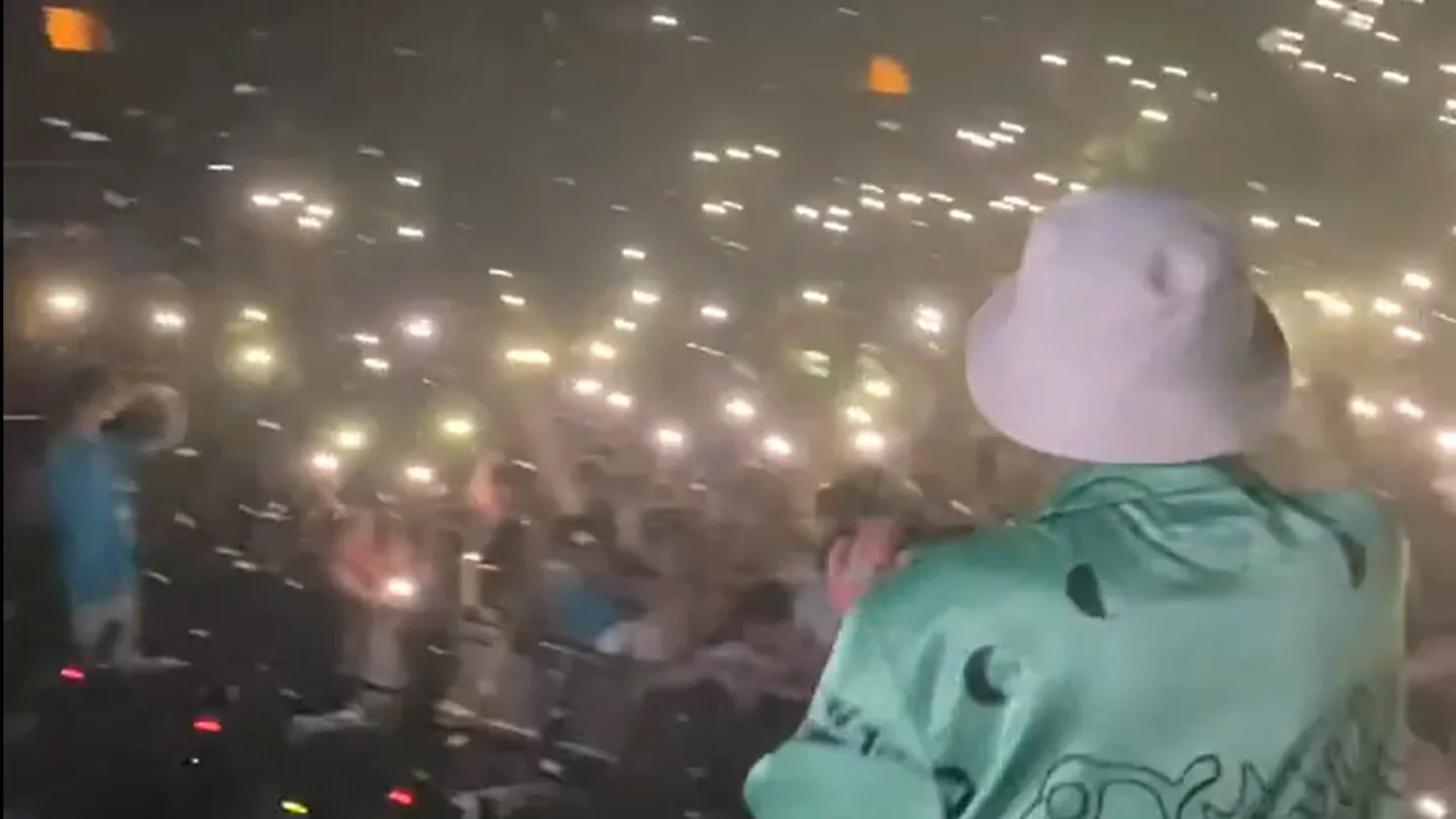 Concierto de Maikel Delacalle en la plaza de toros de Palma con la asistencia de un millar de jóvenes en plena pandemia. Concierto de Maikel Delacalle en la plaza de toros de Palma con la asistencia de un millar de jóvenes en plena pandemia.
