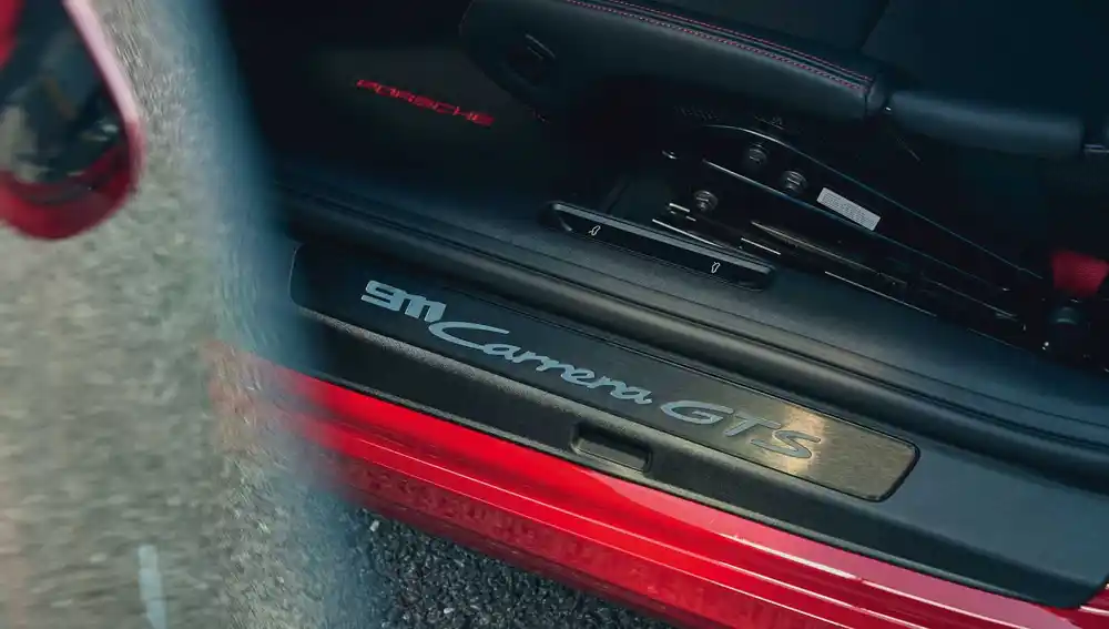 Porsche 911 Carrera GTS