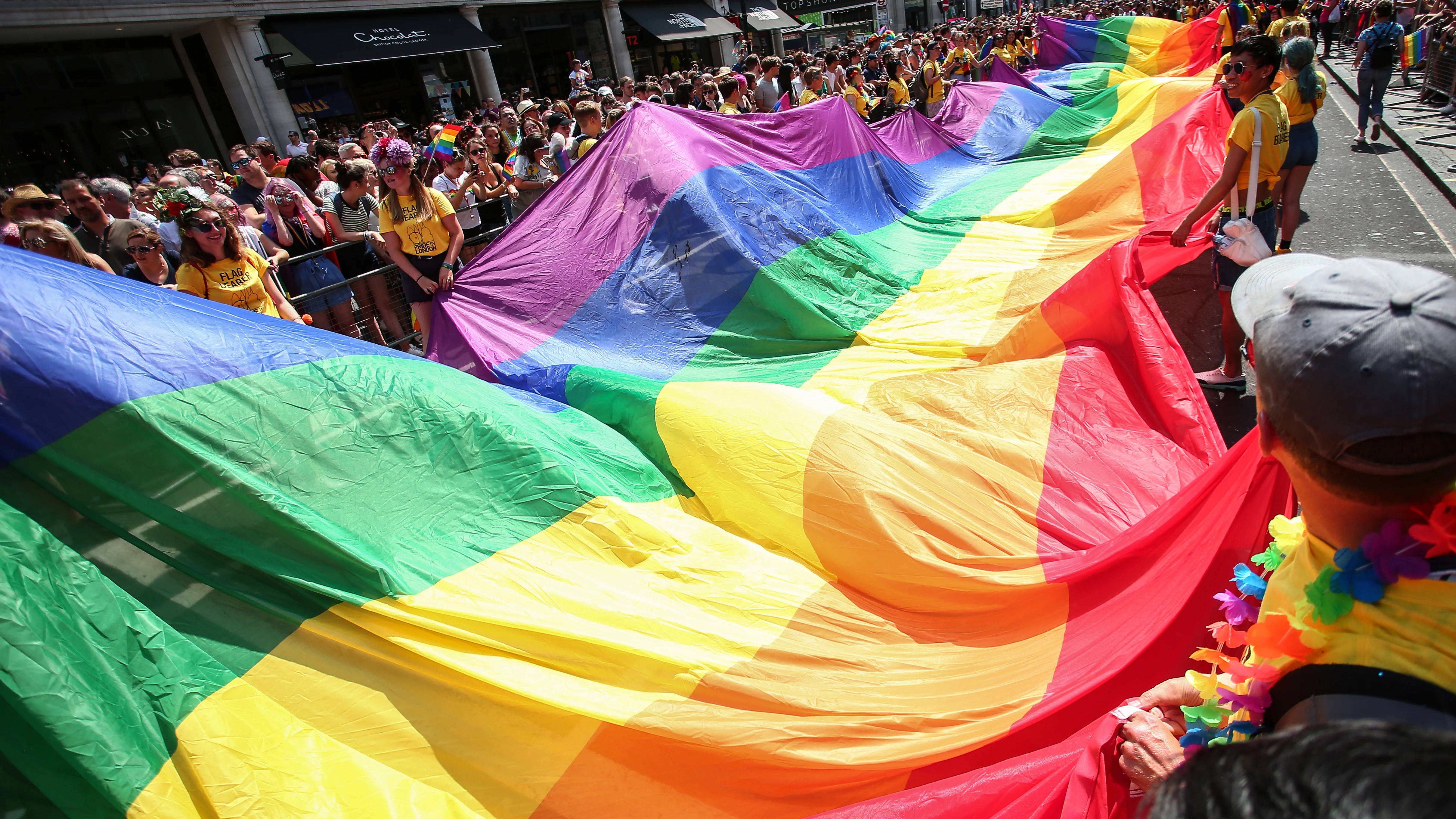 Descubre qué significan los colores de la bandera LGTBI