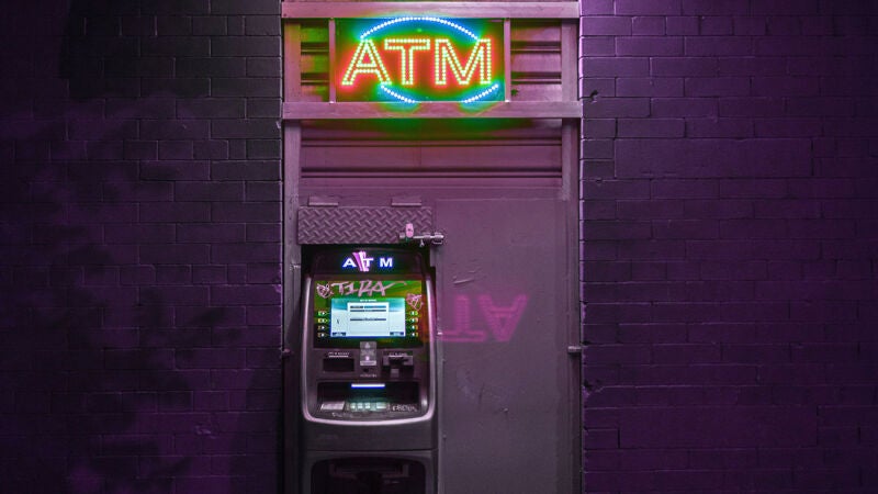 Demuestran lo “fácil” que es hackear un cajero automático con un teléfono que tenga NFC