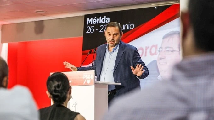 El ministro de Transportes, José Luis Ábalos, en un acto del PSOE en Mérida este sábado.