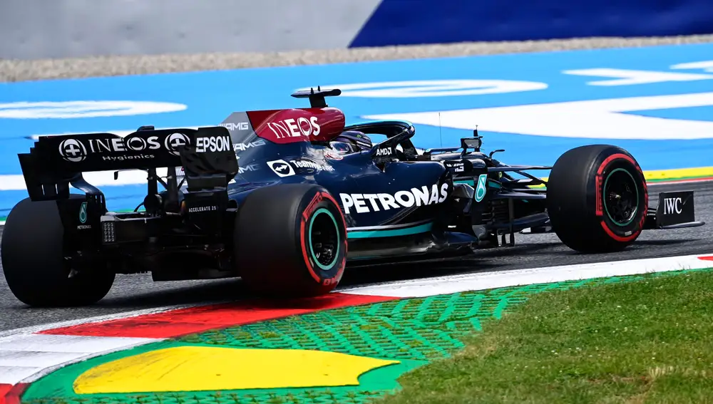 Penalizado Bottas, Hamilton saldrá segundo