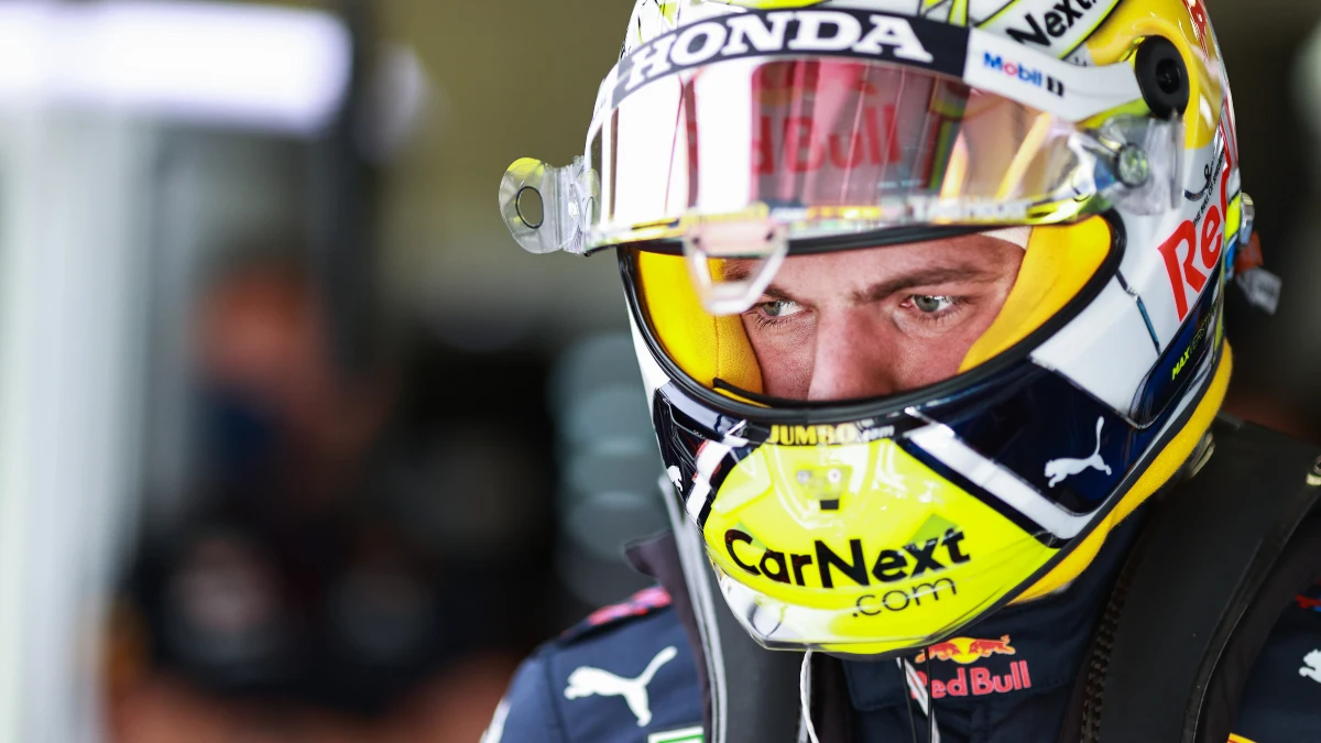 Max Verstappen, bajo su casco