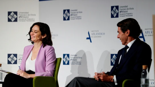 Isabel Díaz Ayuso y José María Aznar, sonrientes durante su encuentro Isabel Díaz Ayuso y José María Aznar, sonrientes durante su encuentro