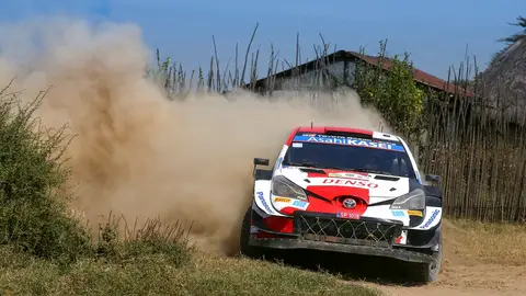 Sébastien Ogier ya es tercero en Kenia Sébastien Ogier ya es tercero en Kenia