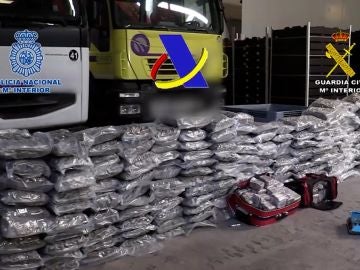 Desmantelada una organización que quería introducir 12 toneladas de hachís en narcolanchas en la costa levantina