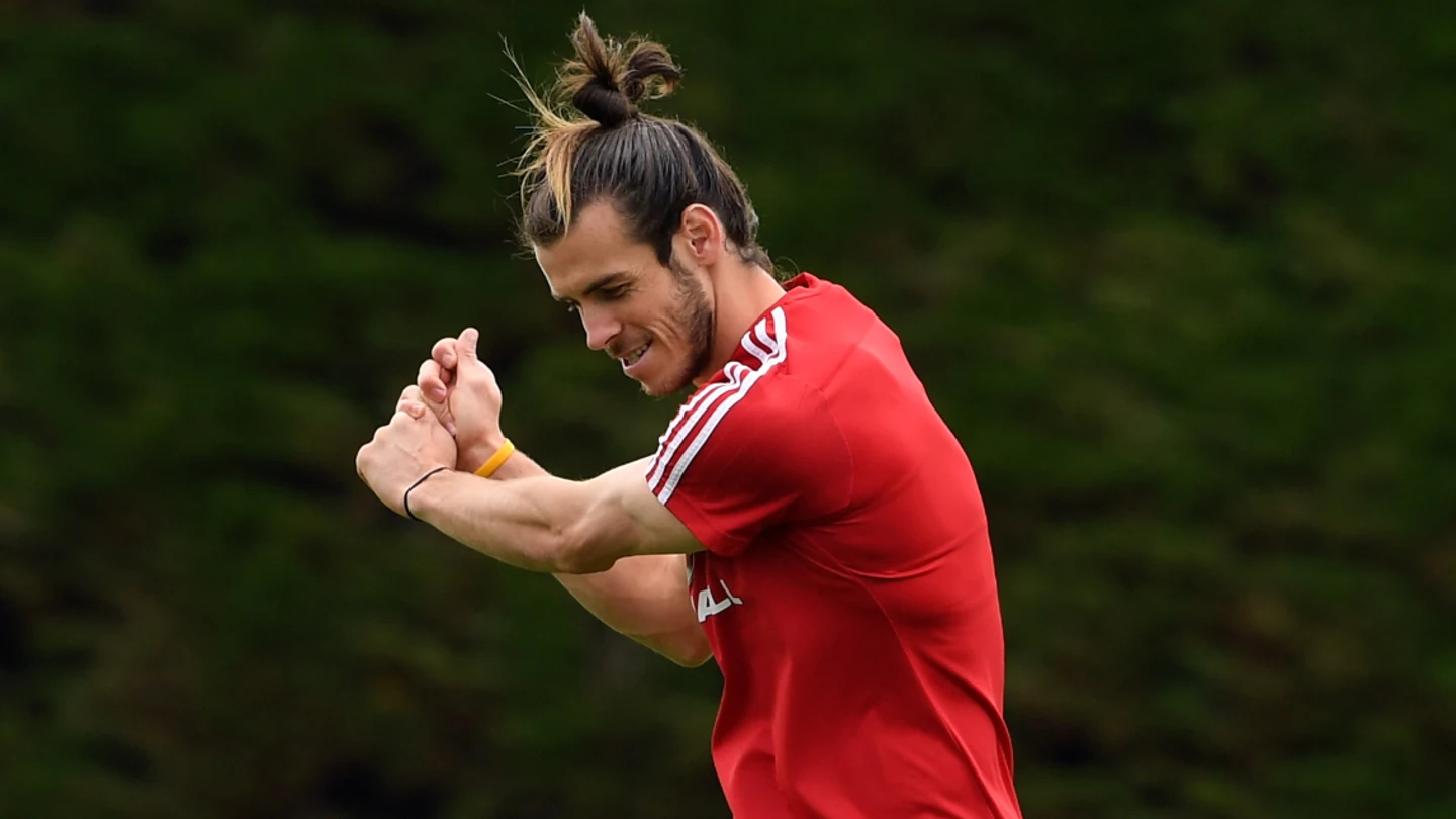 Gareth Bale practica su golpeo en el golf Gareth Bale practica su golpeo en el golf