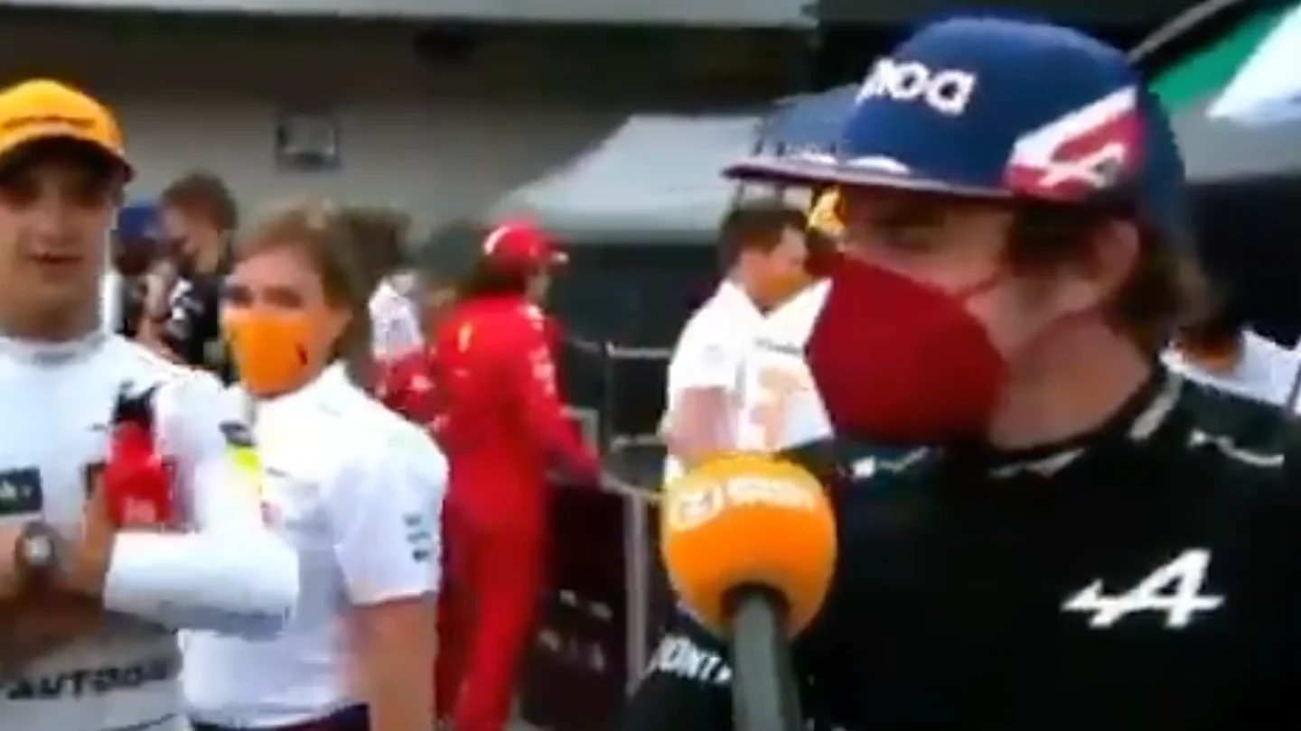 Fernando Alonso 'adelanta' a Lando Norris en zona mixta Fernando Alonso 'adelanta' a Lando Norris en zona mixta