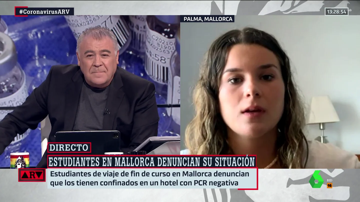 Leire, confinada en Mallorca tras el macrobrote de COVID: "Lo que aparece en las redes no es la realidad que estamos viviendo" Leire, confinada en Mallorca tras el macrobrote de COVID: "Lo que aparece en las redes no es la realidad que estamos viviendo"