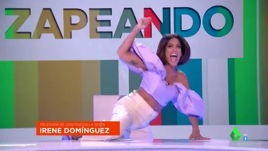 Lorena Castell celebra por todo lo alto su primer programa como presentadora de Zapeando con 'dardo' a Dani Mateo: "¡En tu cara!" Lorena Castell celebra por todo lo alto su primer programa como presentadora de Zapeando con 'dardo' a Dani Mateo: "¡En tu cara!"