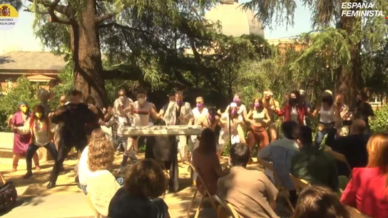 La haka del acto del Ministerio de Igualdad por el Día del Orgullo LGTBI: "¡Ley Trans ya!" La haka del acto del Ministerio de Igualdad por el Día del Orgullo LGTBI: "¡Ley Trans ya!"