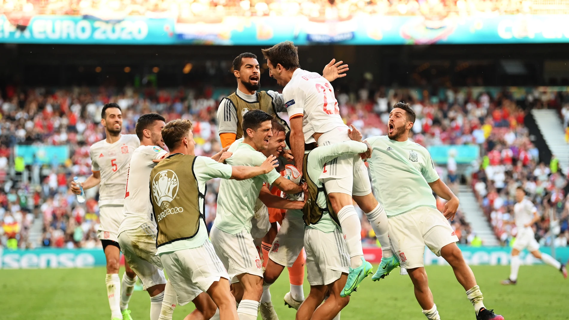 España celebra un gol ante Croacia