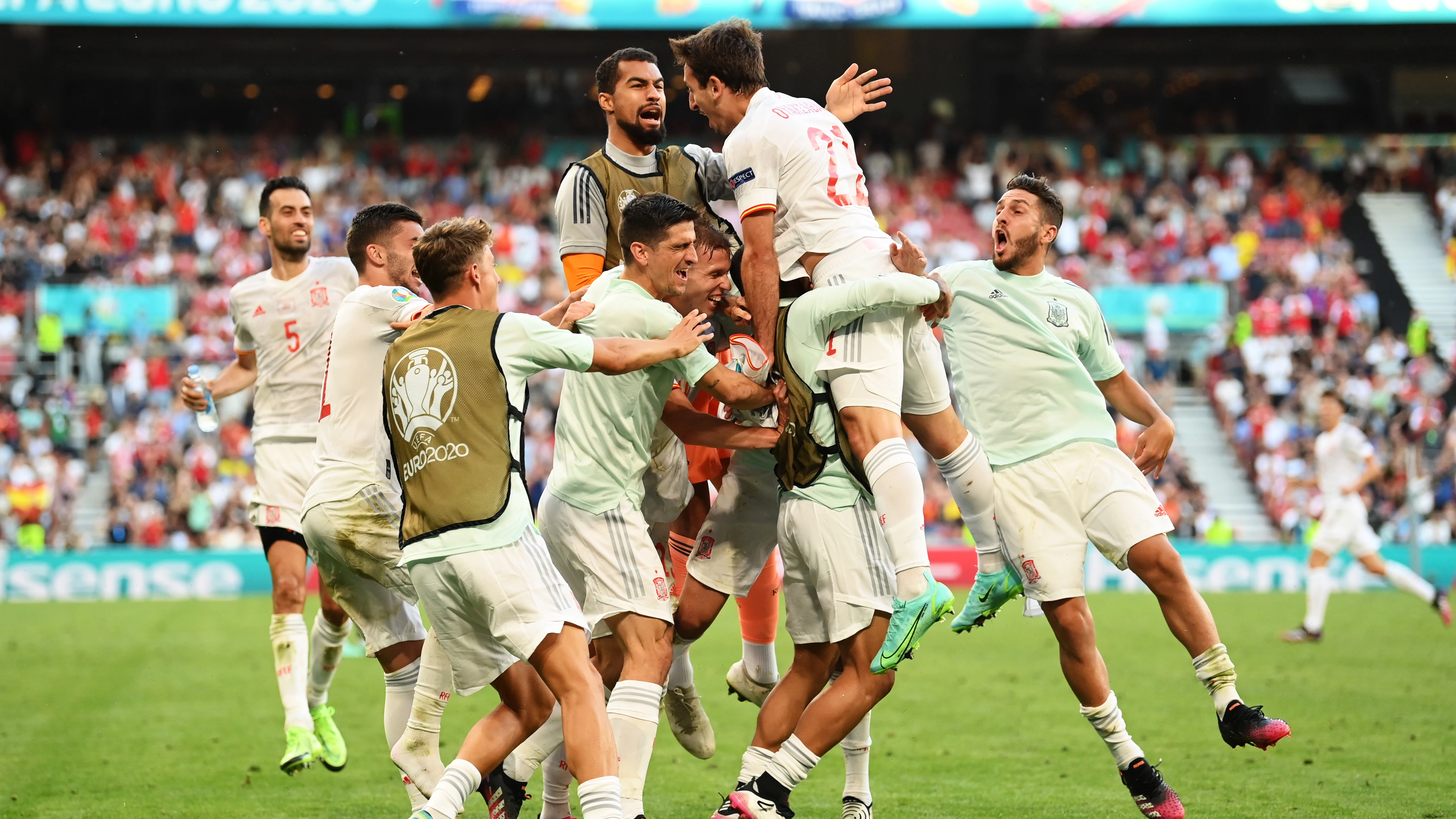 España celebra un gol ante Croacia