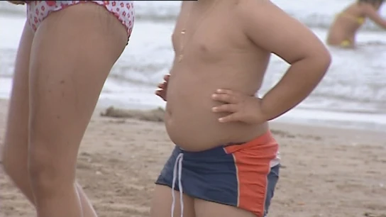 Imagen de un niño en la playa Imagen de un niño en la playa