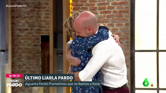 El emotivo abrazo entre Cristina Pardo y Gonzalo Pardo tras entrevistar a sus padres: "¡Solo pedí que no saliera mi familia!" El emotivo abrazo entre Cristina Pardo y Gonzalo Pardo tras entrevistar a sus padres: "¡Solo pedí que no saliera mi familia!"
