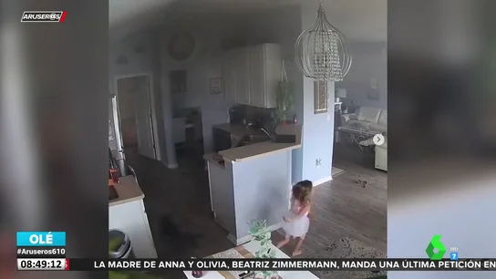 Una niña evita un incendio en su casa tras darse cuenta de que la freidora estaba ardiendo Una niña evita un incendio en su casa tras darse cuenta de que la freidora estaba ardiendo