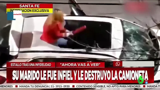 El impactante momento en el que una mujer destroza el coche de su marido tras enterarse de que le ha sido infiel El impactante momento en el que una mujer destroza el coche de su marido tras enterarse de que le ha sido infiel
