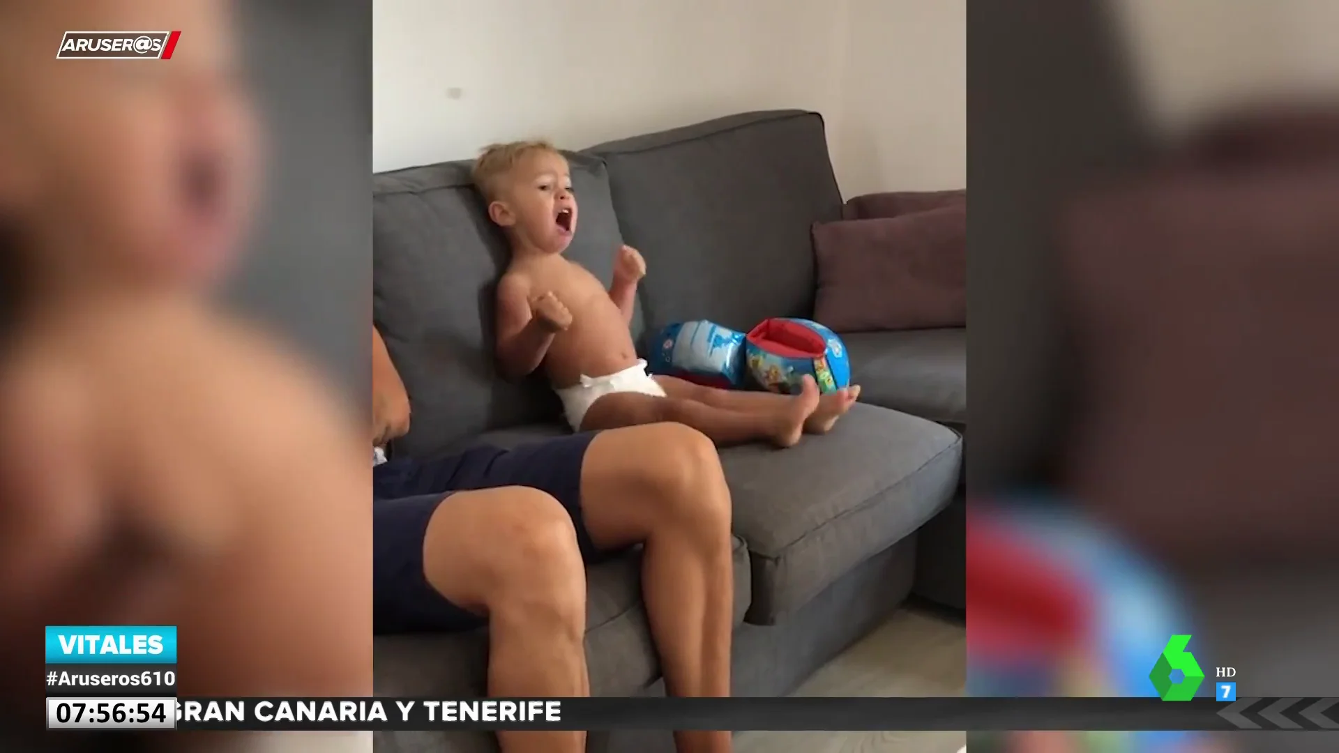 La divertida reacción de un niño pequeño ante las paradas de Unai Simón en la Eurocopa