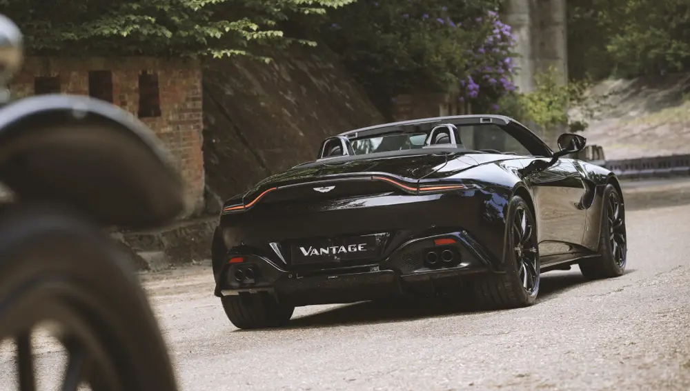 Aston Martin Vantage Roadster A3