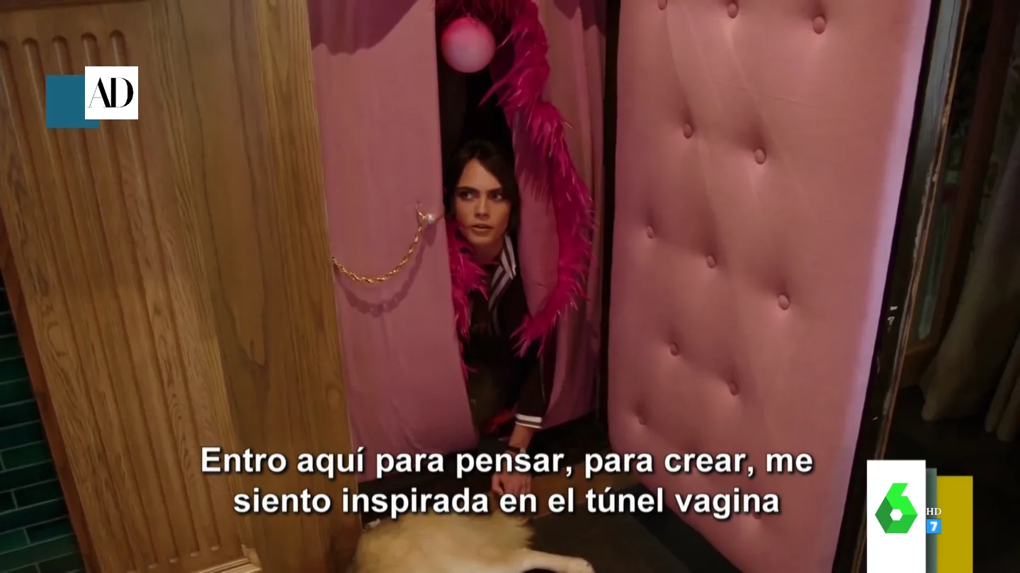 Desde un 'túnel vagina' a paredes con pasadizos secretos: así es el espectacular casoplón de la modelo Cara Delevingne Desde un 'túnel vagina' a paredes con pasadizos secretos: así es el espectacular casoplón de la modelo Cara Delevingne