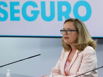 La vicepresidenta segunda del Gobierno y ministra de Asuntos Económicos y Transformación Digital, Nadia Calviño ,en rueda de prensa tras la reunión del Consejo de Ministros.