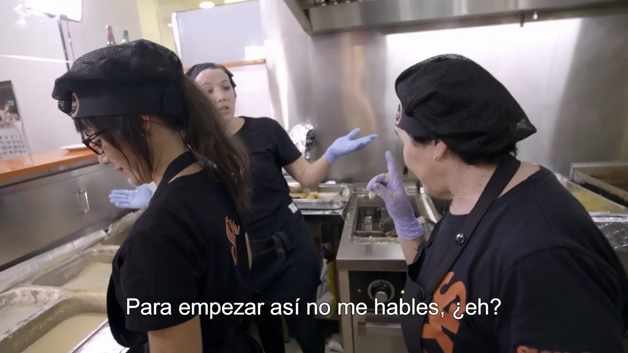 Los clientes de 'Skalop', alucinados ante una fuere discusión entre la cocinera y la encargada del local