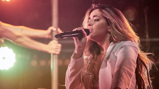 La cantante Lola Índigo durante un concierto en Navarra La cantante Lola Índigo durante un concierto en Navarra