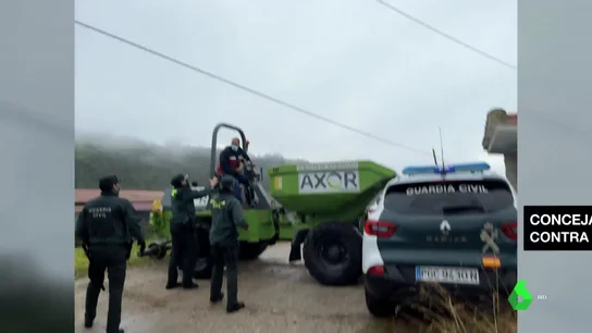 concejal arremete Guardia Civil concejal arremete Guardia Civil