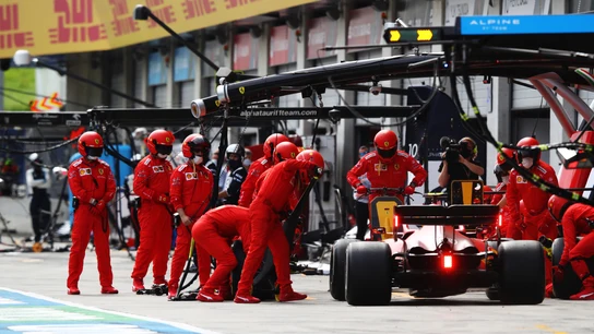 Carlos Sainz, en boxes Carlos Sainz, en boxes
