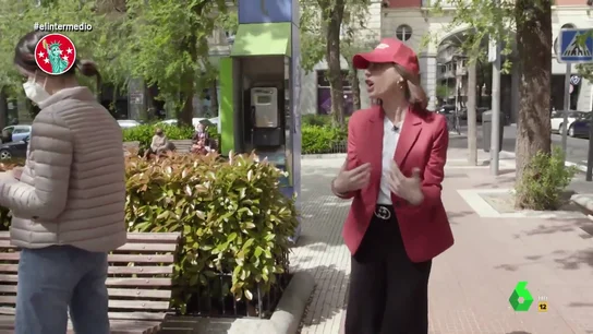 El 'susto' de Isabel Díaz Ayuso en pleno Chamberí: "¡Coño, Pablo Iglesias, ah no, es una señora!" El 'susto' de Isabel Díaz Ayuso en pleno Chamberí: "¡Coño, Pablo Iglesias, ah no, es una señora!"