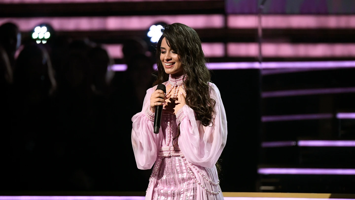 Camila Cabello se revela contra las críticas a su físico: "Tenemos curvas y celulitis y estrías y grasa" Camila Cabello se revela contra las críticas a su físico: "Tenemos curvas y celulitis y estrías y grasa"