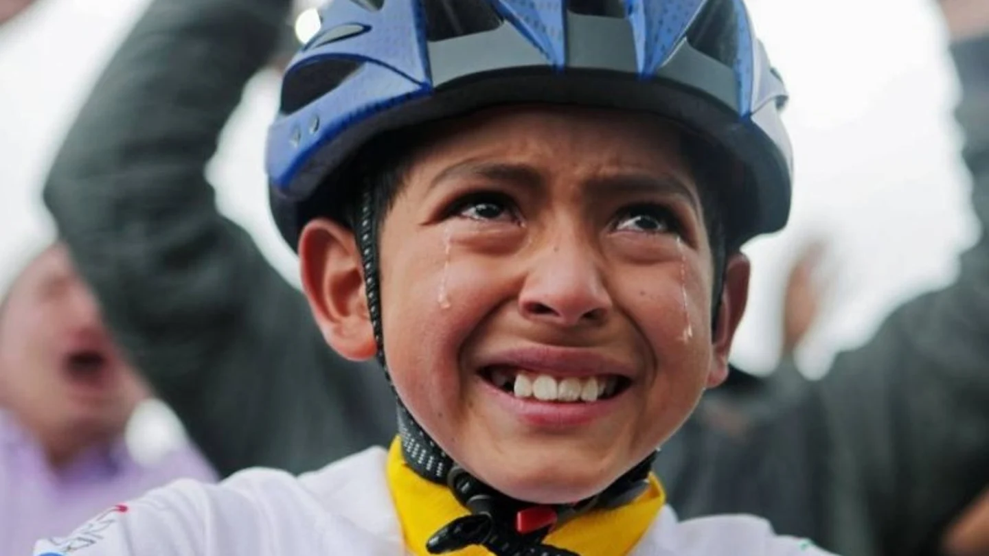 Muere atropellado Julián Gómez, el niño que se hizo famoso al llorar cuando Bernal ganó el Tour de Francia Muere atropellado Julián Gómez, el niño que se hizo famoso al llorar cuando Bernal ganó el Tour de Francia