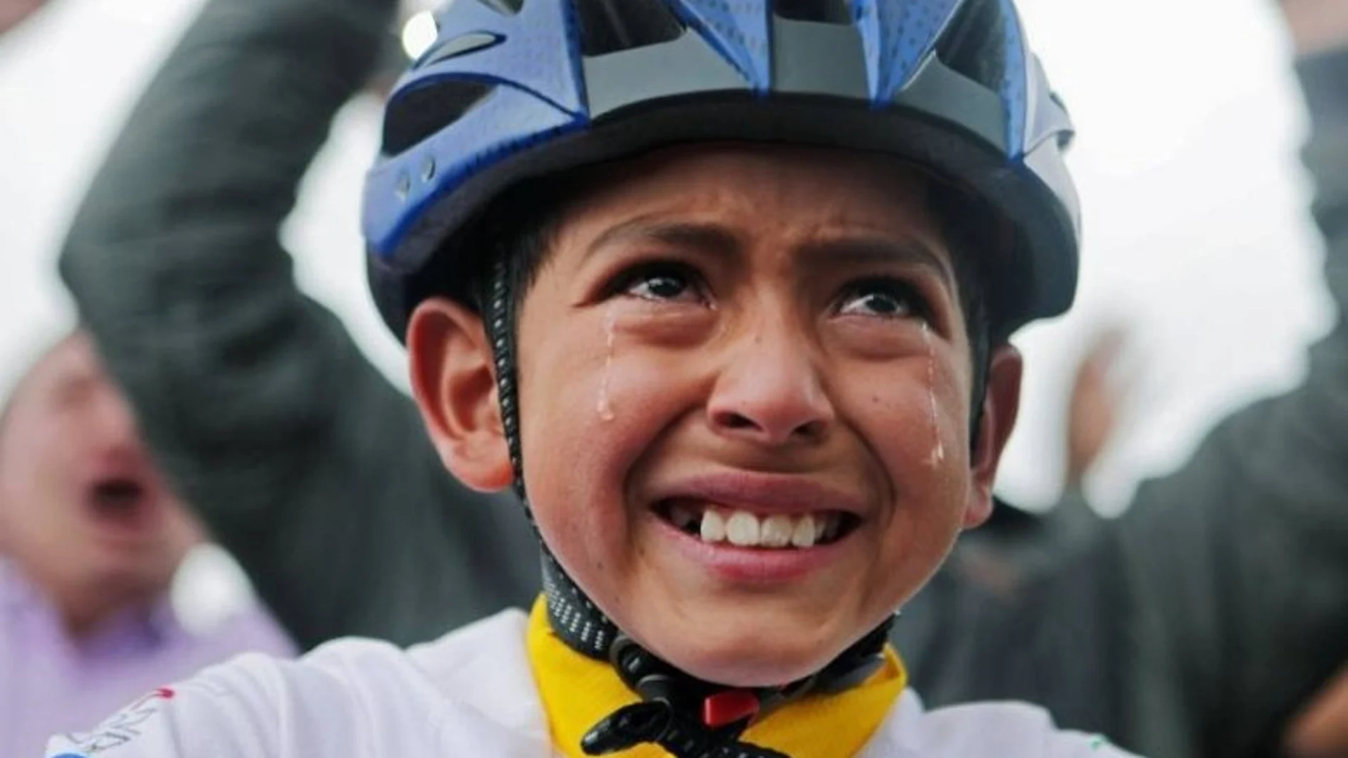 Muere atropellado Julián Gómez, el niño que se hizo famoso al llorar cuando Bernal ganó el Tour de Francia