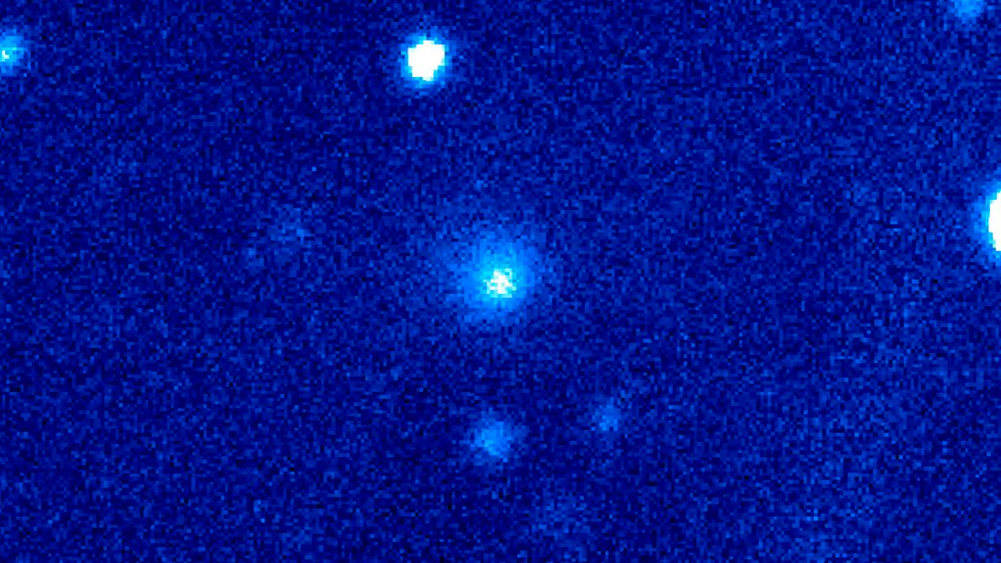 Detectan señales de actividad en el cometa más grande jamás registrado: su tamaño triplica el del Hale-Bopp Cometa
