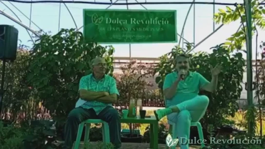 Miguel Bosé vuelve con sus polémicos argumentos negacionistas en un acto con Josep Pàmies: "Están intentando matarnos" Miguel Bosé vuelve con sus polémicos argumentos negacionistas en un acto con Josep Pàmies: "Están intentando matarnos"