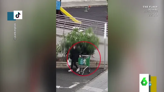 Los divertidos vídeos 'documentales' de personas tratando de mover carros de la compra bloqueados Los divertidos vídeos 'documentales' de personas tratando de mover carros de la compra bloqueados