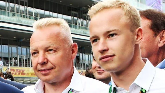 Nikita Mazepin, junto a su padre Nikita Mazepin, junto a su padre