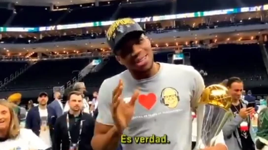 El mensaje de Antetokounmpo a Murcia en plena celebración del anillo de la NBA El mensaje de Antetokounmpo a Murcia en plena celebración del anillo de la NBA