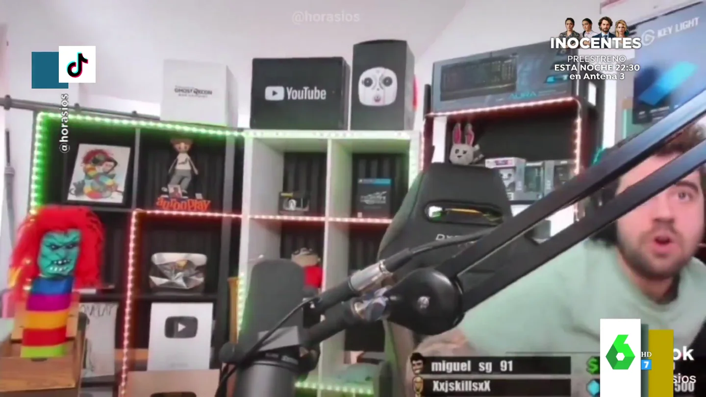 La reacción de Lorena Castell al ver a Auron Play luchar contra una avispa: "Ha conseguido lo nunca visto, que se levante de la silla" La reacción de Lorena Castell al ver a Auron Play luchar contra una avispa: "Ha conseguido lo nunca visto, que se levante de la silla"